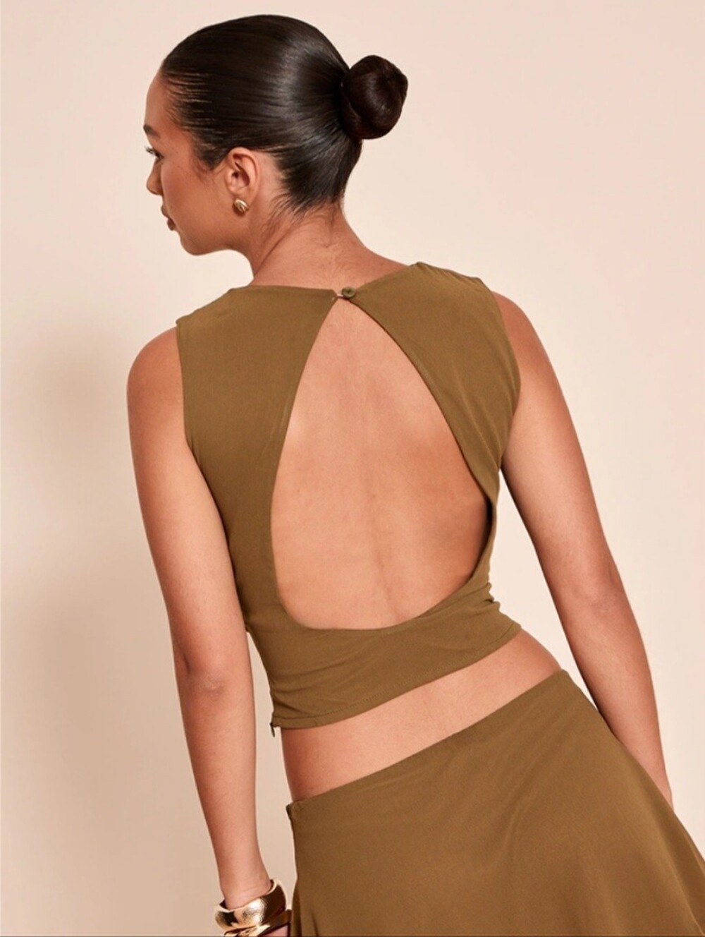 NWT PrettyLittleThing Olive Green Chiffon Cut Out Top - Picture 3 of 7